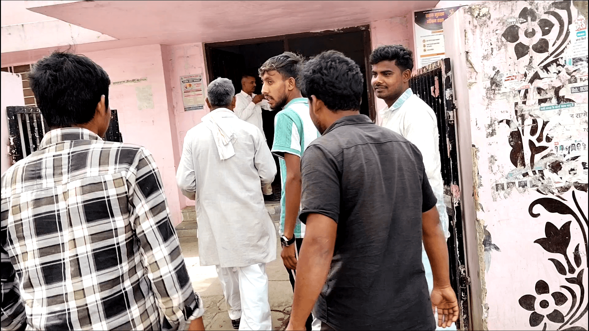 Rajakheda Me Gas की भारी मात्रा में कमी जिससे लोगों ने SDM office me ज्ञापन दिया और जल्द से जल्द इस समस्या का समाधान mag