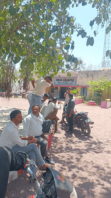 ग्राम बंगरा श्री राजेंद्र सिंह सन ऑफ सुंदर पाल सिंह के पुत्र की हत्या के बारे में मोहनगढ़ थाने में न्याय हेतु सभी व्यक्त