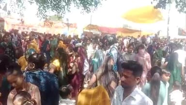 मिर्जापुर, कीलापुर मेले में काफी भीड़ देखने को मिली।यह मेला में फर्नीचर और मुंडन संस्कारों का ज्यादा महत्व है।