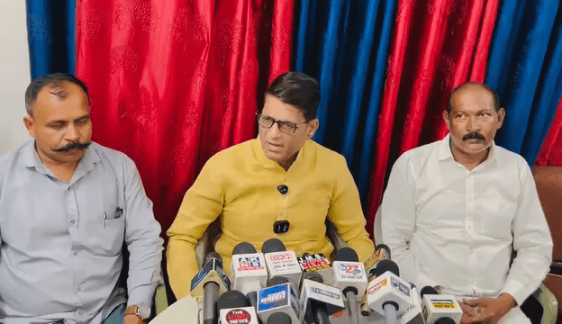 दतिया में होने वाले उपचुनाव के संबंध में  भोपाल में पत्रकारों के सवालों के जवाब दिए.

#DamodarYadavMandal