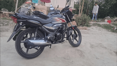 Honda shine 125  गाड़ी चोरी हुआ है 
please help mobile no. 7061066548 
please help @aajtakanekvideo #pleasehelp