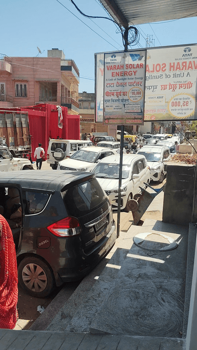 भीनमाल में खारी रोड पर शादी की सीजन में सका जाम