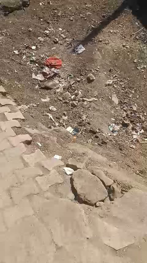gram Ramji jhalawad jila pidava tahsil rampuriya panchayat road ka khada Hai Mukesh bheru Lal ke Ghar ke samne nikalne m