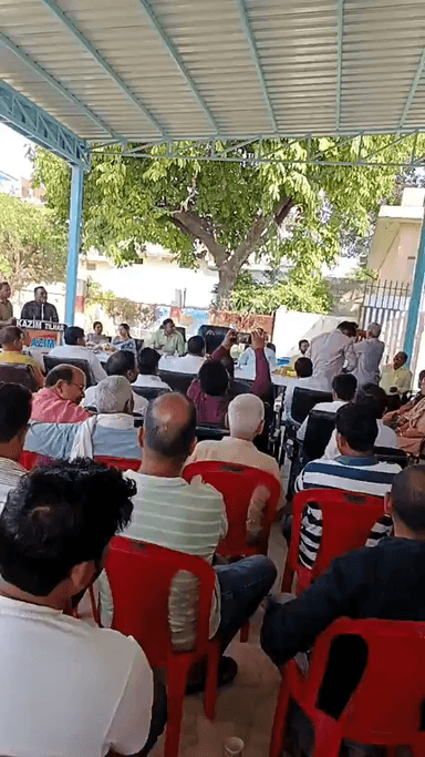 #आधे_कार्यकाल के बाद, #नामित #सभासदों की #आज नगर पालिका परिषद #तिलहर परिसर  #समारोह आयोजित कर, आखिर #शपथ करा ही दी गई।
#
