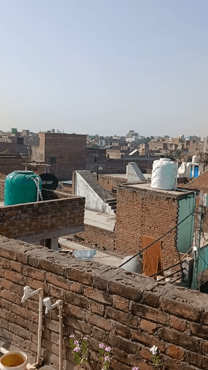 कुरावली में बिजली की चोरी हो रही है और विभाग सो रहा है आखिर कब विभाग जागेगा