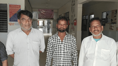 समय पर नहीं खुली व्यवस्था: राधा रानी सामुदायिक चिकित्सालय भगवतगढ़ में 9:30 बजे तक भी डॉक्टर नदारद