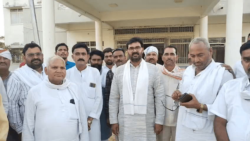 कौरव समाज ने मुख्यमंत्री की टिप्पणी पर जताई आपत्ति, कार्रवाई की मांग राज्य पाल के नाम दबोह थाना प्रभारी को सौंपा ज्ञापन