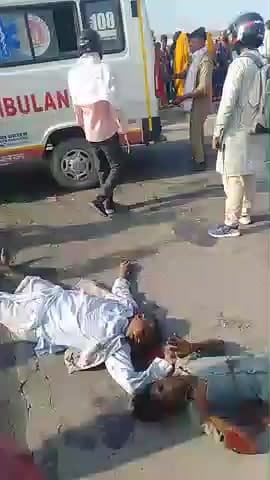 ऐरापुल  के पास हुआ दर्द नाक सड़क हादसे में  5 लोगों की मौके पे ही मौत #लखीमपुर #नकहा #सिसैया #ऐरा पुल