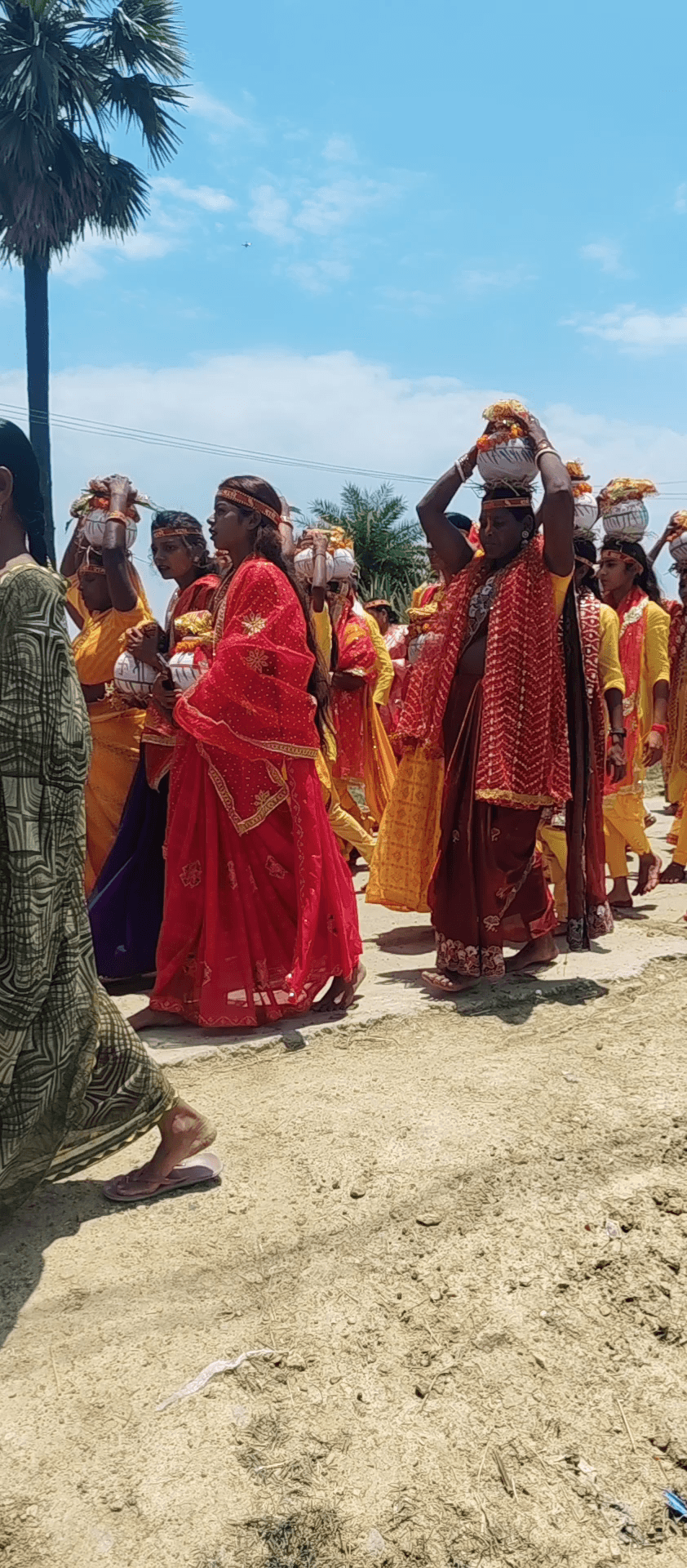 meskaur प्रखण्ड के ग्राम विसीआईत में महा ब्राह्म यज्ञ किया जा रहा है।
