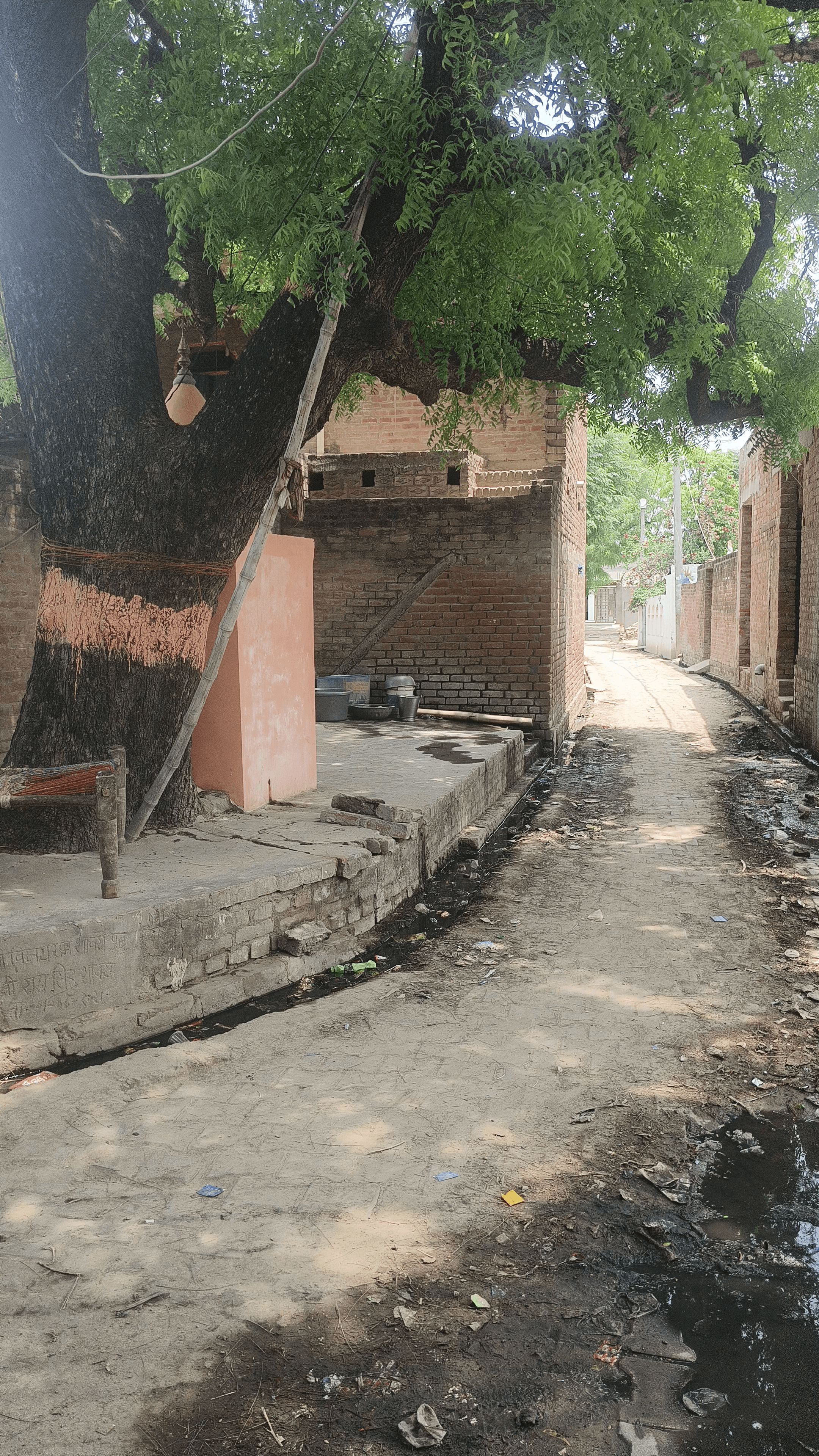 ग्राम कछपुरा शमशेर गंज  देवी मंदिर के पास नाली का पानी काफी दिनों से भरा हुआ है कोई सुनवाई नहीं हो रही है 
ग्राम कछपुरा