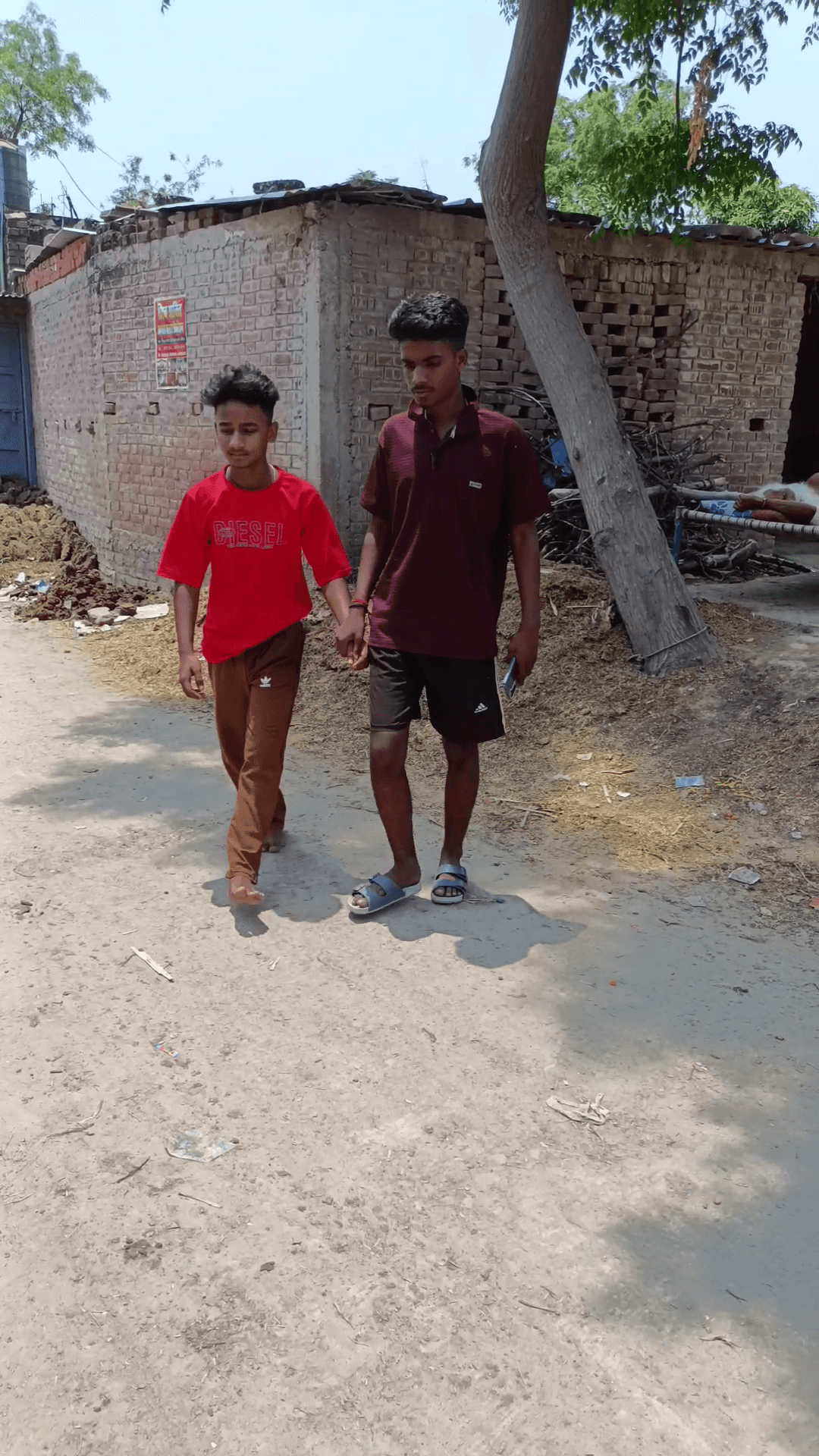 #चप्पल ये तो #मुझसे भी बड़ा #भिखारी #निकला #comedy #funny #trending #viral #funnymoment #funnyreel #memes #fun