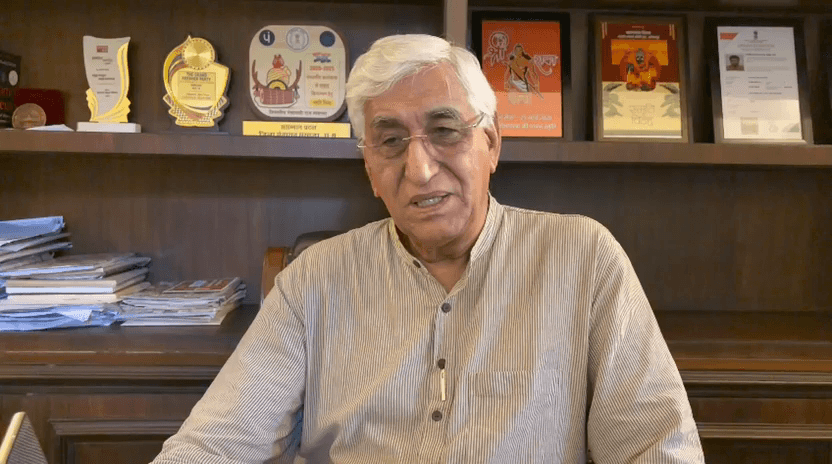 सक्रियता इतनी की युवा वर्ग भी पीछे रह जाए,स्मरण शक्ति का तो कोई जवाब नहीं।
T. S. BABA
#chhattisgarh 
#Congress 
#PoliticsLive