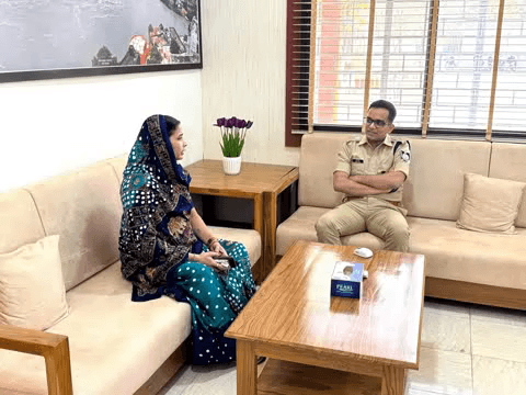 आज श्री दादाजी धूनीवाले की पावन नगरी खंडवा के नवागत पुलिस अधीक्षक श्री अगम जैन जी से शिष्टाचार भेंट कर उनका आत्मीय स्वाग
