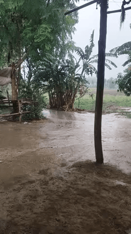 बैरिया: भीषण गर्मी से राहत द्वाबा बलिया 
#wether #Rin