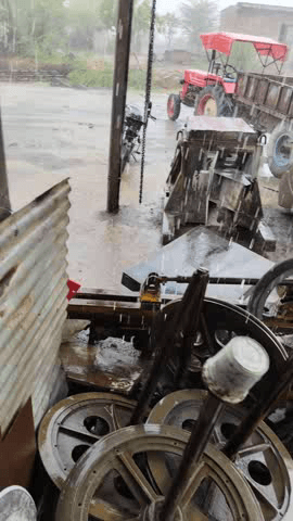 dungri Kala mein Tej barish ke sath Ole gire