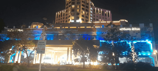 A jubilant illumination takes over Gandhinagar Capital Railway Station, Gujarat, with <nis:link nis:type=tag nis:id=IndependenceDay2024 nis:value=IndependenceDay2024 nis:enabled=true nis:link/> celebrations.