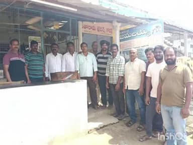 జూలూరుపాడు: చికెన్ షాపులు బంద్ లో భాగంగా జూలూరుపాడు మండల వ్యాప్తంగా చికెన్ షాపులు బందు పాటిస్తూ నిరసన