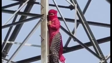 इटाढ़ी: प्रेमी से शादी के लिए युवती 150 फीट ऊंचे बिजली के टावर पर चढ़ी, घंटों चला हाईवोल्टेज ड्रामा