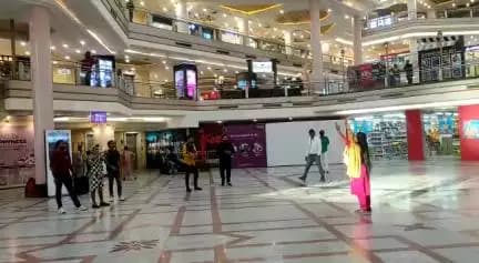 Registered cultural troupe and artists of @cbcrojaipur awaring common people about the importance of #Swachhta. Visual of #FlashMob from celebration mall, Udaipur