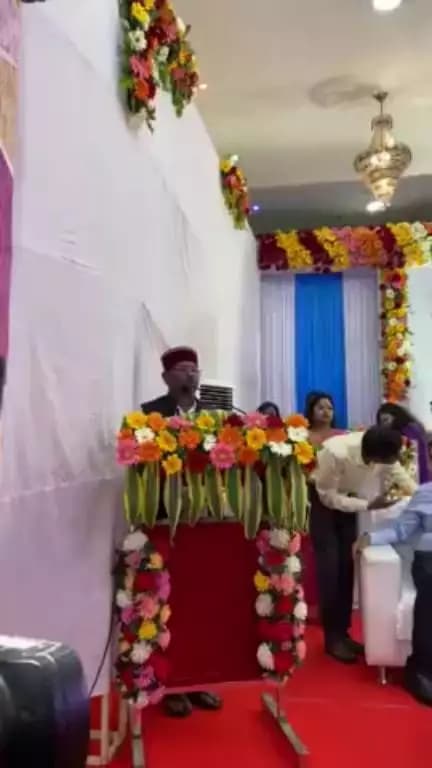 କେନ୍ଦ୍ର ମନ୍ତ୍ରୀ ବିଶେଶ୍ୱର ଟୁଡୁ କଟକ ରେ  ଆୟୋଜିତ ରୋଜଗାର ମେଳାରେ ଯୁବ ବର୍ଗ ଙ୍କୁ ଉଦବୋଧନ ଦେଉଛନ୍ତି ଓ ସେମାନଙ୍କୁ ପ୍ରଶଂସା କରୁଛନ୍ତି।