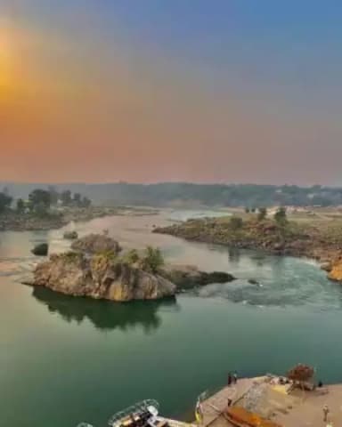 Today’s #picoftheday features the beautiful stretch of the Bheda Ghat on the side of the Narmada river in Madhya Pradesh, shot by Upendra Vikram Singh.
 #OurCultureOurPride @pibbhopal
