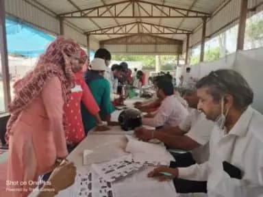 📌गरीब परिवारों की वार्षिक आमदनी को एक लाख 80 हजार रुपए तक बढाकर आर्थिक रूप से मजबूत करना अंत्योदय मेलों का उद्देश्य : एडीसी डा. आनंद शर्मा
📌हथीन के बीडीपीओ कार्यालय में लगा मुख्यमंत्री अंत्योदय परिवार उत्थान मेला, पात्र परिवारों ने उठाया