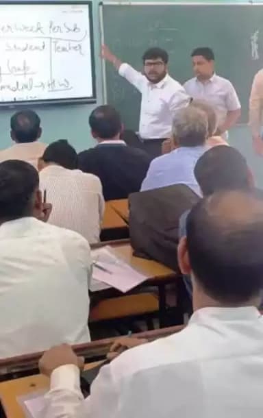 💢ई-अधिगम ट्रेनिंग का मूल उद्देश्य सभी विद्यार्थियों को ई-अधिगम विद्यार्थी और सभी शिक्षकों को ई-अधिगम शिक्षक बनाना है : सीएमजीजीए आश्रय सिंघल
💢सभी अध्यापकों व विद्यार्थियों को टैब का ज्यादा से ज्यादा उपयोग करने के लिए किया प्रेरित
💢राजकीय