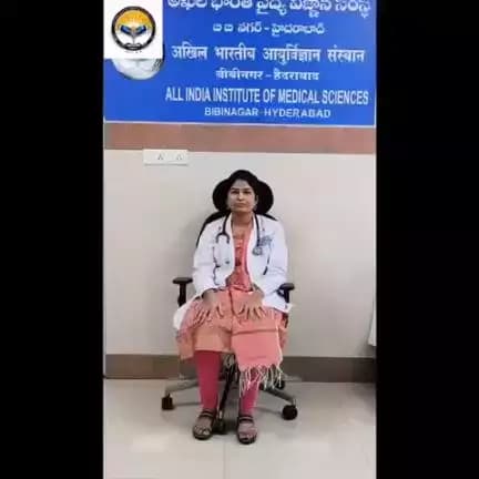 డాక్టర్ వాహిని జి, అసిస్టెంట్ ప్రొఫెసర్, AIiMS బీబీనగర్ హీట్ స్ట్రోక్ మరియు దాని నిర్వహణ గురించి మాట్లాడుతున్నారు.
అప్రమత్తంగా ఉండి వేడిని తరిమికొడదాం!