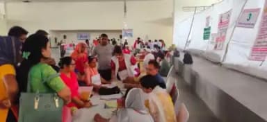 ♦️गरीब परिवारों की वार्षिक आमदनी को बढाने के लिए किया जा रहा है मुख्यमंत्री अंत्योदय परिवार उत्थान मेलों का आयोजन : एडीसी डा. आनंद शर्मा
♦️अंत्योदय मेलों में पात्र परिवार आकर उठा रहे हैं योजनाओं का लाभ
♦️पलवल के इंडोर स्टेडियम में नगर परिषद