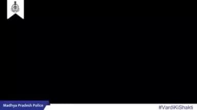 Elderly couple fraudsters caught, ₹42L recovered. Stay alert, protect yourself! #MPPolice #VaadaVardiKa