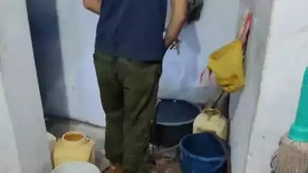 @ मानसून शुरू होते ही सांपों का निकलना शुरू हुआ घरों में यहां डोसा बरामद हुए@।  ###