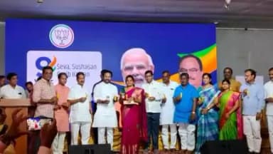 Shri @kishanreddybjp,  Minister of Tourism, GoI launched a new Bee fresh Honey sachet product of L.R. Natural Startup supported by #NBB under the National #Beekeeping and Honey Mission (#NBHM) Scheme on 30th June 2023 at Hyderabad.