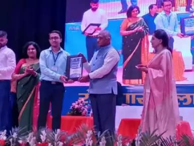 रोजगार मेला गाजियाबाद मे मुख्य अतिथि का नव नियुक्तों को नियुक्ति पत्र का वितरण
#Rozgar Mela

@cbdt_india
@finminindia