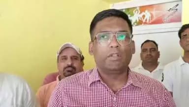 रेवाड़ी डीसी मोहम्मद इमरान रजा ने आजादी अमृत महोत्सव के समापन पर मेरी माटी-मेरा देश अभियान में जिलावासियों को भागीदार बनने के लिए प्रेरित किया।