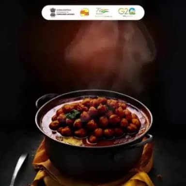 गुणों से भरपूर अद्भुत चने की बात निराली, 
रोजाना के आहार में शामिल कर सजाएं अपनी थाली।

#tastyfood #tastygram #healthylifystyle #healthyliving