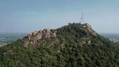 मतदाता जागरूकता कार्यक्रम स्वीप एवं हमर परिवार हेलमेट परिवार अंतर्गत जिला स्तरीय विशाल मोटर साइकिल रैली का डोंगरगढ़ में आयोजन किया गया।