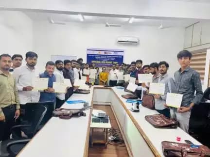 Under #NBHM scheme, @banasdairy1969 in association with @NDDB_Coop, @NationlBeeBoard & @agrigoi organised 7 days State training program on Beekeeping during 16-22 August 2023.