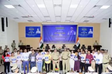 रोजगार मेला में आज दिनांक 28 अगस्त 2023 को माननीय प्रधानमंत्री ने वीडियो कॉन्फ्रेंसिंग के द्वारा सरकारी नौकरियों में चयनित 51000 से अधिक अभ्यर्थियों को नियुक्ति पत्रों का वितरण किया ।