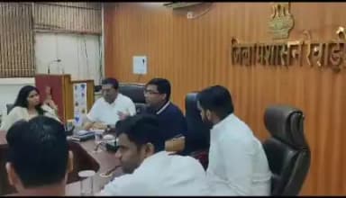 रेवाड़ी जिला में मेरी माटी-मेरा देश अभियान के तहत 9 से 15 अगस्त तक आयोजित कार्यक्रम की रूपरेखा तैयार कर दी गई है। डीसी मोहम्मद इमरान रजा ने जिला के प्रतिनिधियों व अधिकारियों से राष्ट्र प्रेम को समर्पित इस अभियान में आहुति डालने के लिए प्रेरि