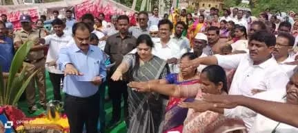 Phirangipuram -2 sachivalayam staff participated with Hon'ble collecter sir "Naa bhoomi-naa desham " inguration in phirangipuram