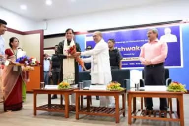 প্রধান মন্ত্রীনা দ্বারকা সেক্তর 21দগী অনৌবা মেত্রো স্তেসন ‘য়শোভুমি দ্বারকা সেক্তর 25’ ফাওবা দিল্লী এয়রপোর্ত মেত্রো এক্সপ্রেস লাইনগী এক্সতেন্সন শঙ্গাখ্রে।

#Yashobhoomi
