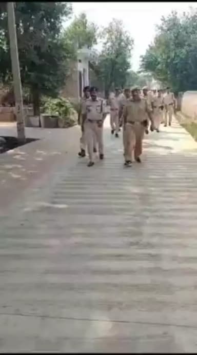 #अलवर_पुलिस_सदैव_आपकी_सुरक्षा_हेतु_तत्पर
विधानसभा चुनाव वर्ष 2023 के मध्यनजर पुलिस थाना बडौदामेव द्वारा फ्लैग मार्च।

#PoliceRajasthan 
#IgpJaipur