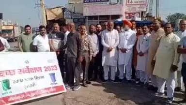 स्वच्छ भारत मिशन के तहत रतिया शहर में चलाया गया स्वच्छता पखवाड़ा 
-स्वच्छता हमारे जीवन का अभिन्न अंग: एमएलए लक्ष्मण नापा