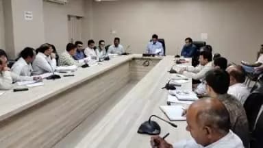 उपायुक्त अजय सिंह तोमर ने पराली प्रबंध कार्यों की समीक्षा कर अधिकारियों को दिए आवश्यक दिशा निर्देश #DIPROFatehabad