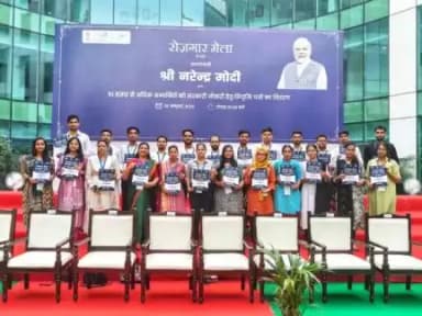 आपके शहर दिल्ली में आयोजित रोजगार मेला, राष्ट्रीय मीडिया केन्द्र नई दिल्ली।
#RozgarMela 
@RailMinIndia