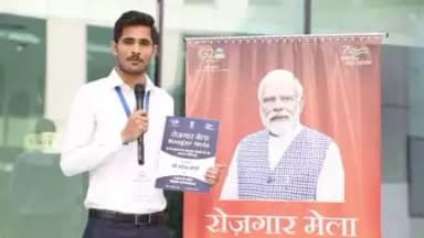 आज रोज़गार मेला के अंतर्गत माननीय प्रधानमंत्री श्री नरेन्द्र मोदी जी ने वीडियो कांफ्रेंसिंग के माध्यम से नए भर्ती होने वाले 51,000 अभ्यर्थियों को नियुक्ति पत्र सौंपे।
#RozgarMela
@RailMinIndia
@doptgoi