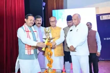 श्री बी. एल. वर्मा जी, माननीय केन्द्रीय राज्य मंत्री, सहकारिता एवं पूर्वोत्तर विकास ने आज जम्मू में आयोजित दसवें रोजगार मेले में मुख्य अतिथि के रूप में इस कार्यक्रम का उद्घाटन कर नए भर्ती हुए अभ्यर्थियों को नियुक्ति पत्र सौंपाI
<nis:link nis:type=tag nis:id=RozgarMela nis:value=RozgarMela nis:enabled=true nis:link/>