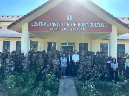 Assam Rifles personnel visited CIH, Medziphema, Nagaland campus today during a 5-day training programme on 'Scientific Beekeeping for CAPFs personnel'.

#agrigoi #beekeeping #NBHM #NBB #Honeybee