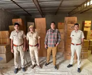 #churupolice पुलिस थाना राजगढ़ की कार्यवाही, 60 लाख रुपये के पटाखे किये जप्त।