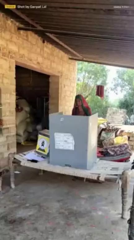 80+ वोटर्स और दिव्यांगों को मिल रही होम वोटिंग की सुविधा

94 वर्षीय सोनी व 93 वर्षीय मीरा ने मत देकर लोकतंत्र में निभाई भागीदारी

<nis:link nis:type=tag nis:id=ceo_rajasthan nis:value=ceo_rajasthan nis:enabled=true nis:link/>